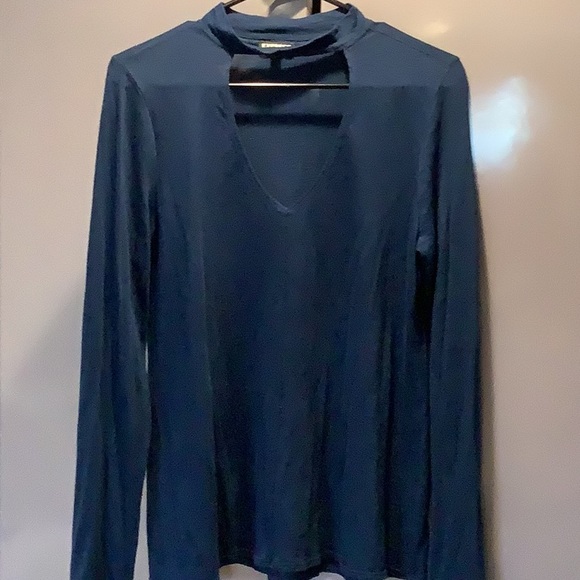4/$12 Adorable top - Picture 1 of 2